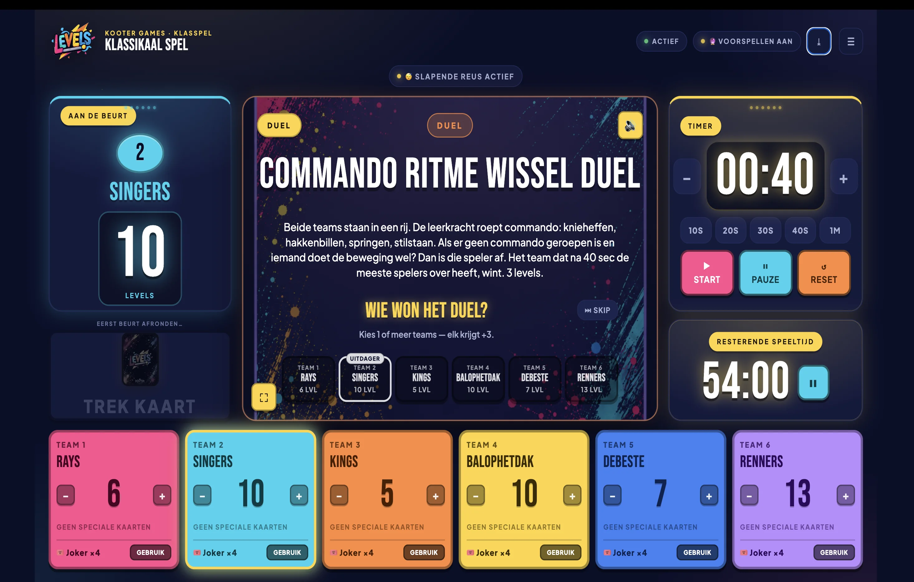 LEVELS scorebord live tijdens een klassikaal spel met 6 teams, duel-kaart 'Commando ritme wissel duel' actief, timer en resterende speeltijd